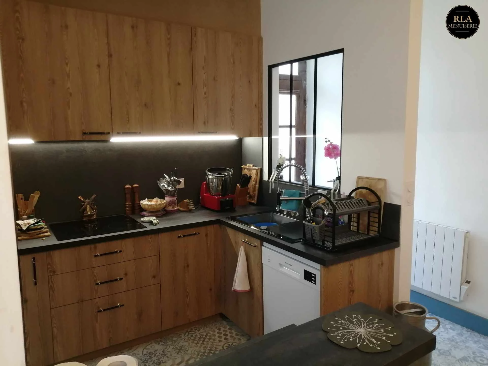 RLA MENUISERIE -Création et Rénovation de cuisine à Tremblay Les Villages